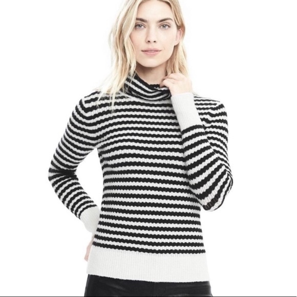 Banana Republic Filpucci XL black and white sweater - Picture 1 of 3